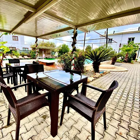 Hera Palace Boutique לינה וארוחת בוקר